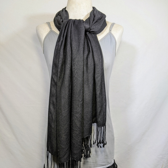 Accessories - 🖤 Classic Black Scarf #hundredsofscarves